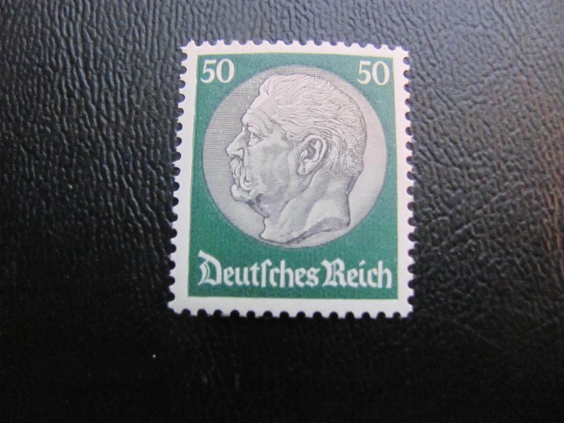 GERMANY 1933 MNH SC 411 HINDENBURG  SINGLE  VF/XF 140 EUROS (115)