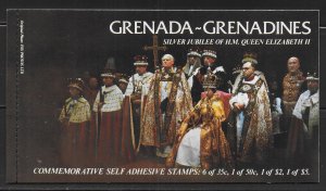 Grenada Grenadines 217a, 220a Queen Elizabeth Silver Jubilee Booklet MNH c.v. $2