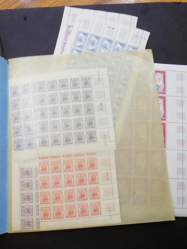 EDW1949SELL : LAOS Choice investment holding of all VF MNH CPLT SETS Cat $17601