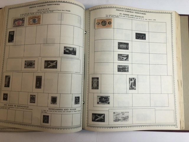 The New World Wide Postage Stamp Album Lots Of Old Stamps