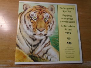 United Nations  New York / Geneva / Vienna /  Endangered Species  1999  Folder