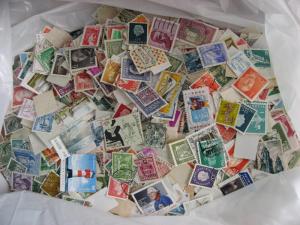 W Europe colossal mixture(duplicates,mixed cond)box of 4000 22%comems,78%defins 