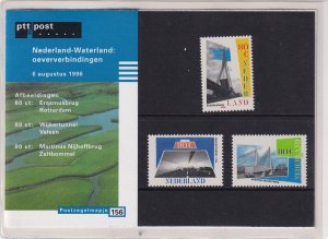 SA26c Netherlands 1996 Bridges and Tunnels, presentation pack