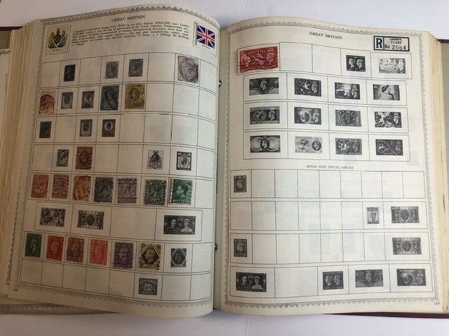 The New World Wide Postage Stamp Album Lots Of Old Stamps