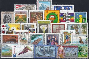 2000 Austria Complete Year set with all Sheets+Definitives VFMNH! CAT 125$ 17%