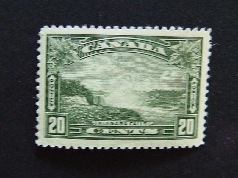 Canada #225 MHR CV$20.00