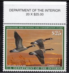 US Stamp #RW84 MNH Gaggle of Canada Geese in Flight Over the Pond Top Mrgn. Sngl