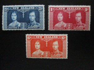 New Zealand #223-25 Mint Never Hinged - WDWPhilatelic (8-24)