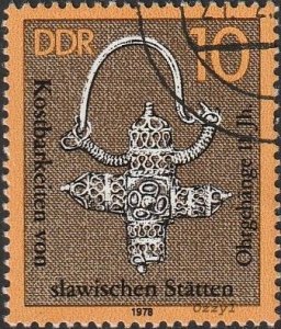 Germany DDR #1891 1978 10pf Silver Earings USED-VF-NH.