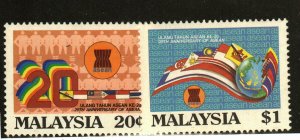 Malaysia #372-3 MNH