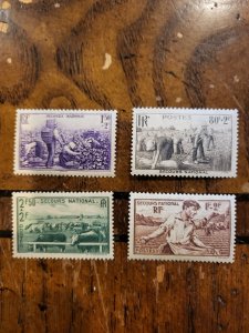 Stamps France Scott #B104-7 nh