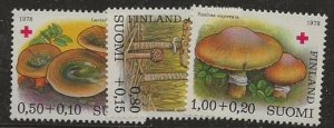 Dollar Special. Finland B215-B217 nh CV $5.75