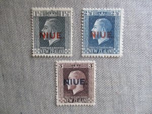 Niue, Scott# 23, 26, 27, MH