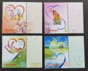 Taiwan Love 2003 Pet Dog Cat Society Family Heart Environment Elder (stamp) MNH