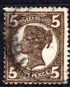 Queensland 137 U (sm. corner crease)  CV$19.00