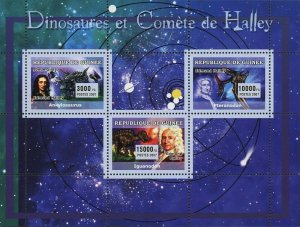 Dinosaurs and Halley Stamp Edmund Halley Ankylosaurus Iguanodon Pteranodon MNH