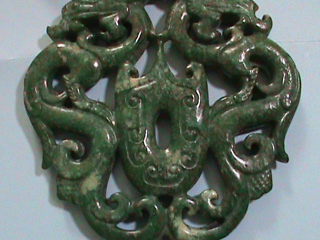 ​CHINA GREEM JADE: HAND CRAFT ON BOTH SIDE PENDANT DOUBLE DRAGON PLAYING PEAL