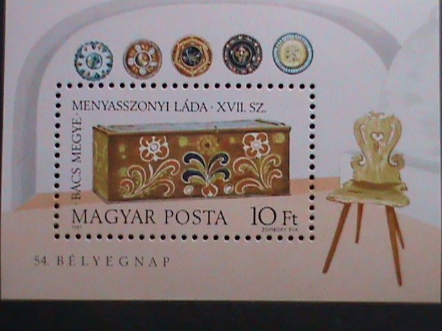 HUNGARY-1981 SC# 2702 BRIDAL CHEST-17TH CENTURY- STAMP DAY MNH S/S-VERY FINE