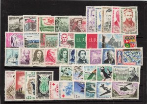 FRANCE PARTIAL 1960 MNH YEAR SET  950-983, B339-348, C37-40