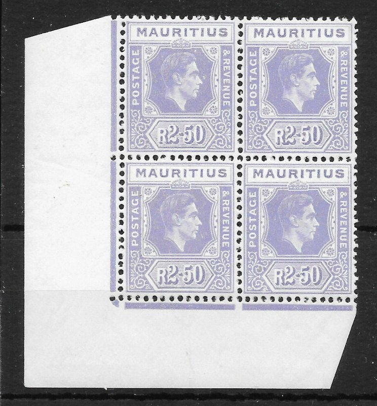 MAURITIUS SG261a 1943 2r50 PALE VIOLET CNR BLK OF 4 MNH