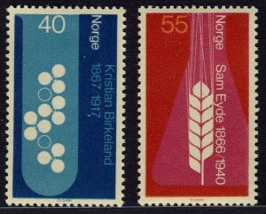 Norway #498-499 40c & 55c MNH (Nitrogen Molecule in Test Tube)