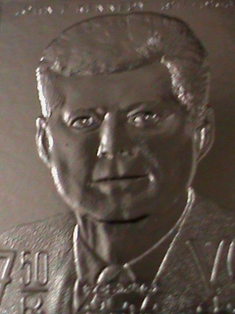 UMM AL QIWIAN-1963- IMMEMORY OF JOHN F. KENNEDY GOLD -MINT VF -60 YEARS OLD