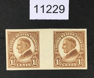 MOMEN: US STAMPS # 631 MINT OG NH GUTTER PAIR LOT #11229