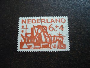 Stamps - Netherlands - Scott# B332 - Used Part Set of 1 Stamp