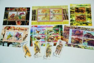 DINOSAURS * PREHISTORIC REPTILES * COLLECTION