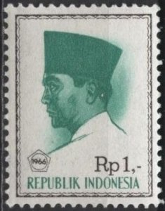Indonesia 680 (mnh) 1r Pres. Sukarno, sepia & emerald (1966)