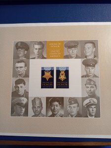 US# 4822-23, US Army / Navy Medal of Honor 4-ever stamps (20) in folio.