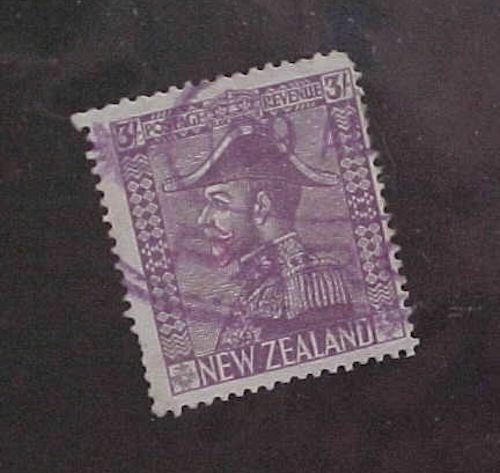 NEW ZEALAND STAMP #470 cat.$250.00 ONE SHORT PERF