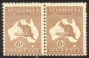 AUSTRALIA #49 var Mint - 1923 6p Brown w/ Broken Leg