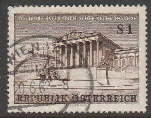 Austria 675, PARLIAMENT BUILDING. USED. F-VF. (1225)