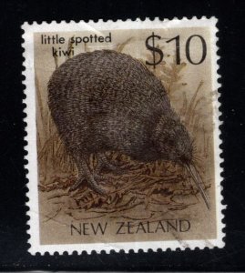 New Zealand Scott 930 Used 1988 Kiwi Bird  stamp wrinkle at top