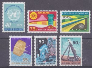 Indonesia Sc 813/821 MNH. 1972 issues, 2 cplt sets VF