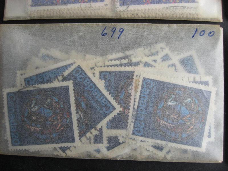 Canada wholesale 500 better used Christmas stamps in glassines (mixed condition) 