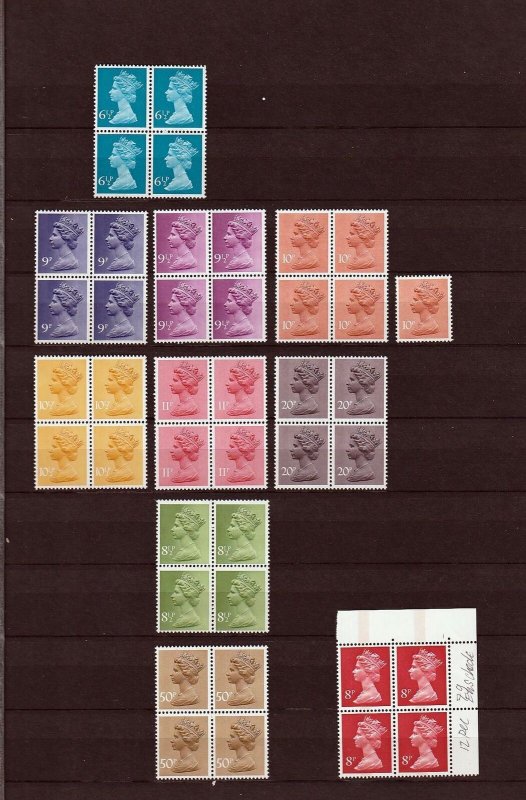 GREAT BRITAIN QE 1970s MNH Used Collection (Aprx 300 Items) Goy 2154