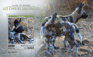 Niger - 2019 African Wild Dogs on Stamps - Stamp Souvenir Sheet - NIG190211b