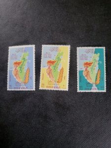 Stamps Kuwait Scott 398-400 never hinged