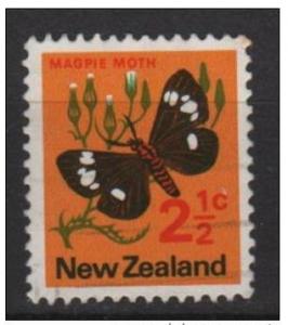New Zealand 1970  Scott 441 used - 2.1/2 c, Magpie moth 