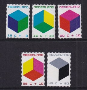 Netherlands  #B465-B469  MNH 1970  toy blocks . complete set