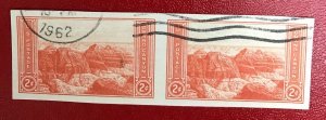 1935 US Sc 757 used gutter pair 2 cent Grand Canyon CV$.50 Lot 1639