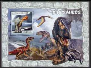 Mozambique 2007 Dinosaurs #1 perf souvenir sheet unmounte...