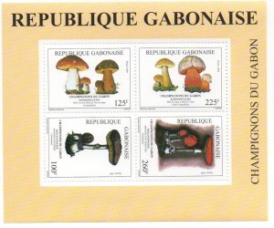 Gabon 1999 Mi. Bl. 102 Champignons Mushrooms Pilze Rare Scarce Flore Flora MNH**