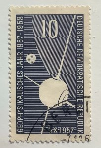 Germany DDR 1957 Scott 370 used - 10pf,  Geophysical Year, satellite Sputnik I