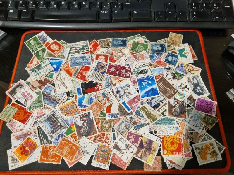 norway norge huge lot - many stamps in bags + stamps in huge bag - hunderds #587