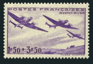 France B130, hinged. Michel 551. 1942. Planes over fields.