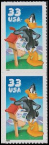 US 3306a Looney Tunes Daffy Duck 33c vert pair MNH 1999