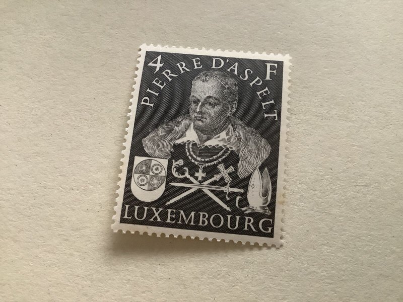 Luxembourg 1953 Pierre D’Aspelt mint never hinged stamp Ref A287